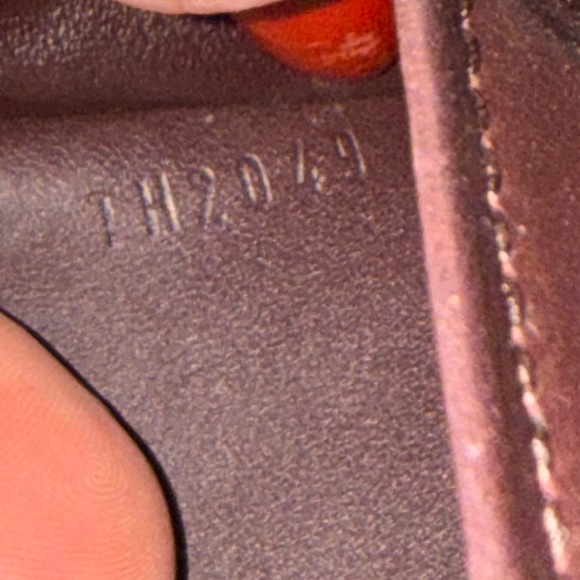 Authentic Burgundy color vernis Long Luis Vuitton Wallet - Picture 13 of 17